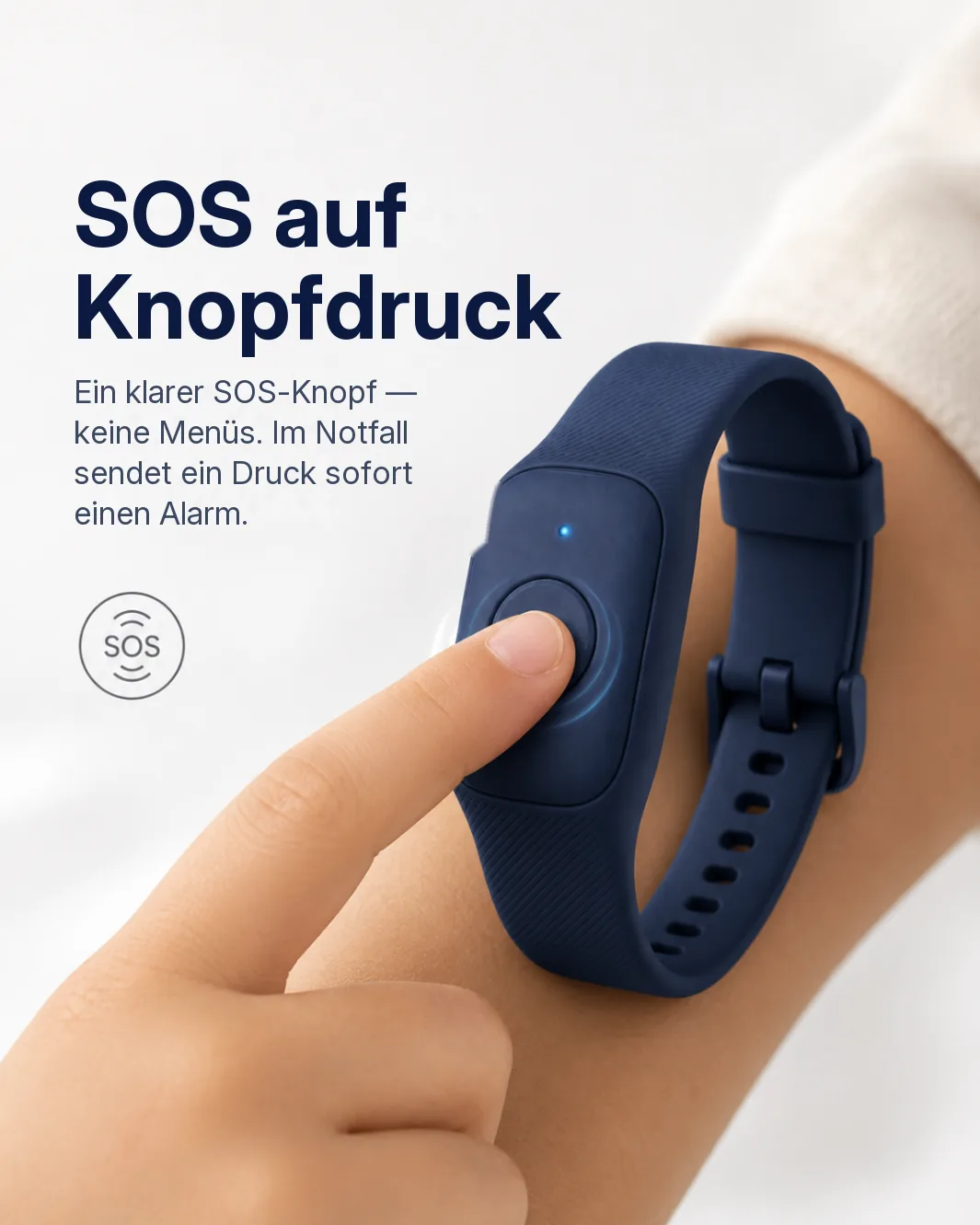 Hand hält das Mini-Guard-Band, Daumen nahe am SOS-Knopf